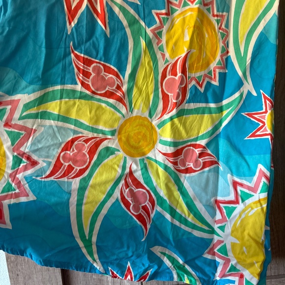 Castaway Cay exclusive beach pants - Picture 2 of 4